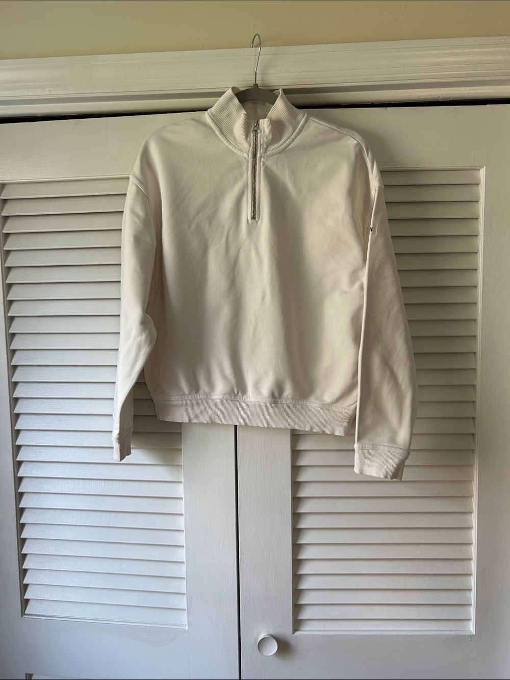 Levi's Women's Cream Zip-Up Mock Neck Jacket